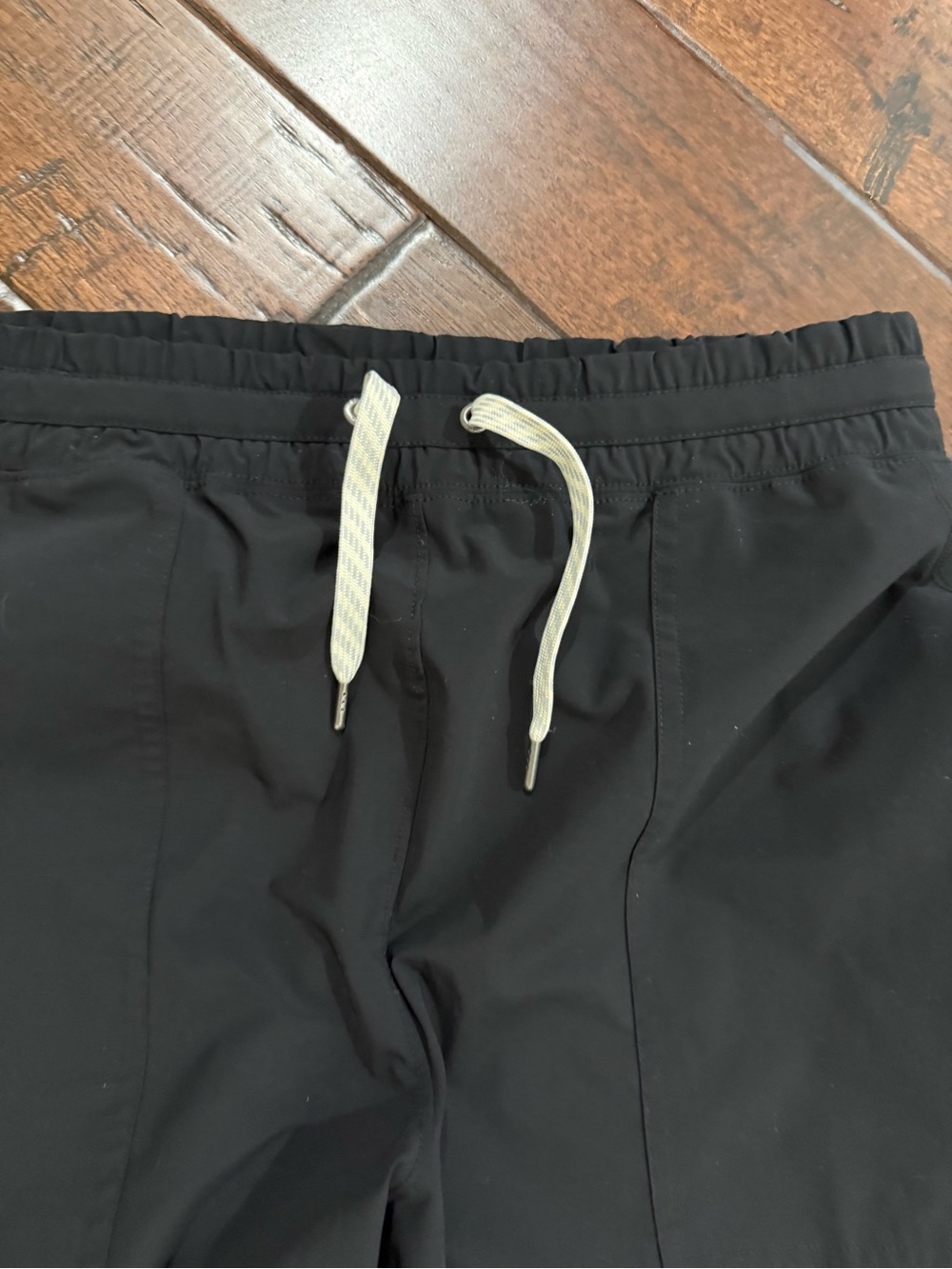 Vuori Black Jogger Pants with Contrast Drawstring XL Extra Large - Picture 3 of 5